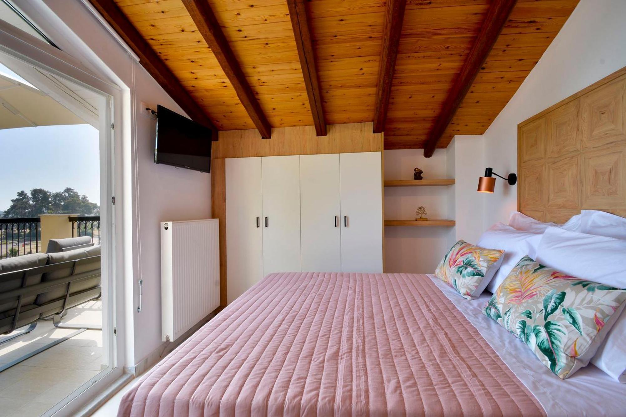 Hotel Orpheus Гувия Екстериор снимка