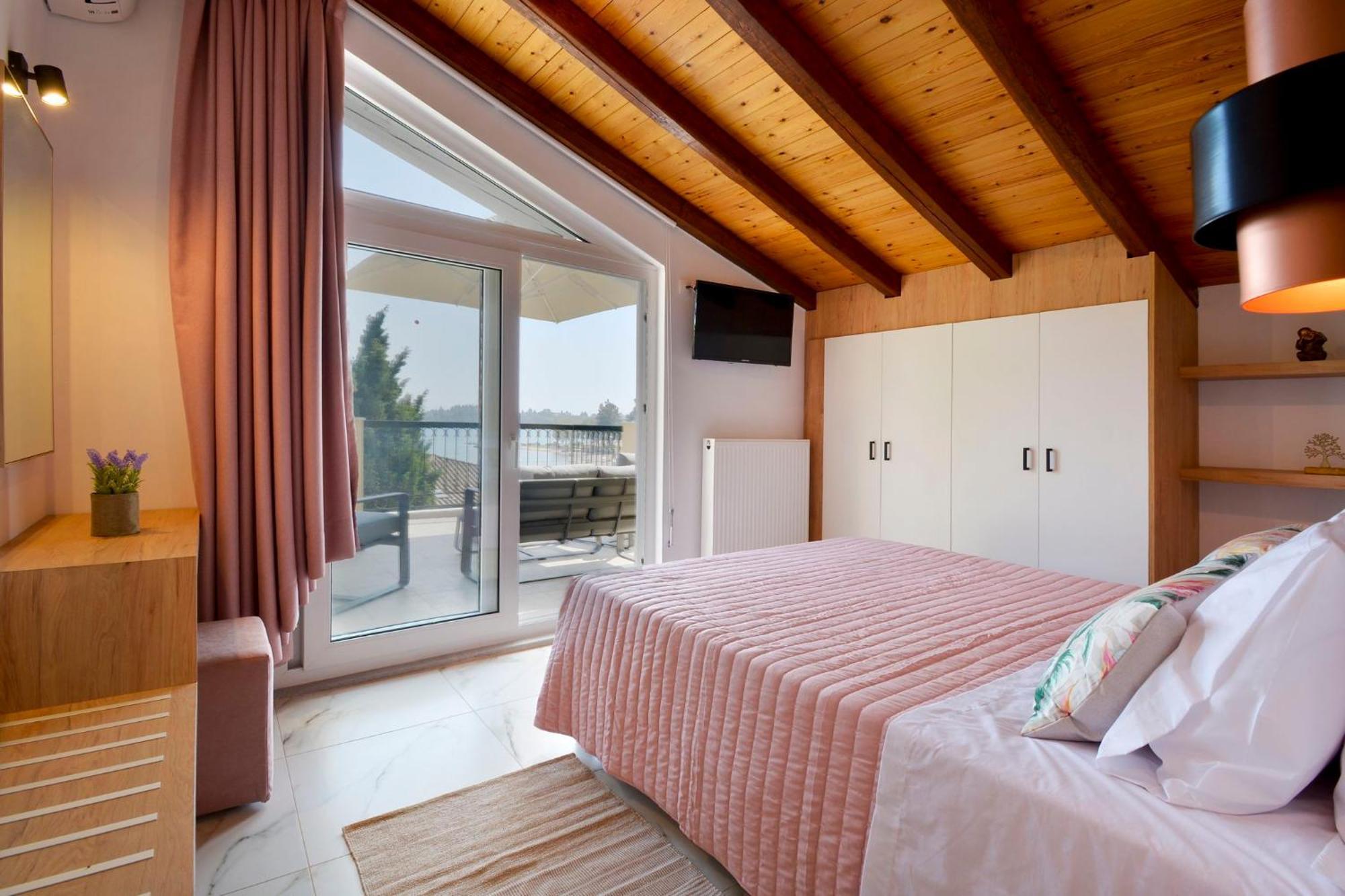 Hotel Orpheus Гувия Екстериор снимка