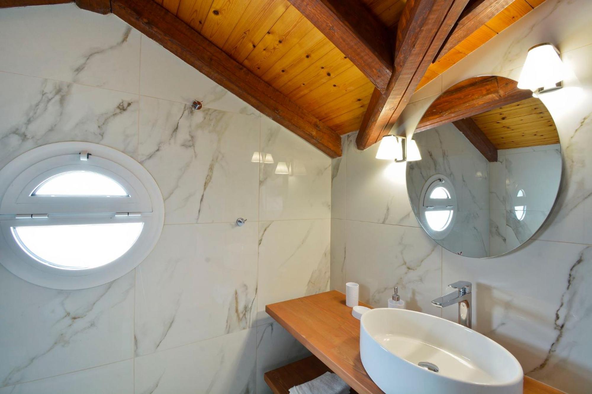 Hotel Orpheus Гувия Екстериор снимка