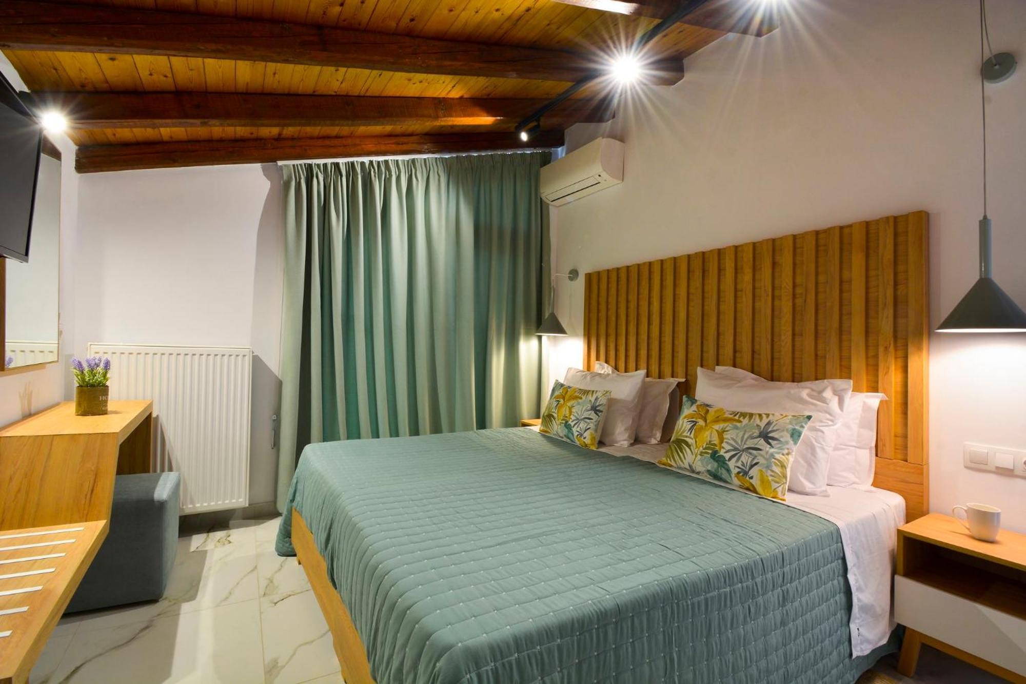 Hotel Orpheus Гувия Екстериор снимка