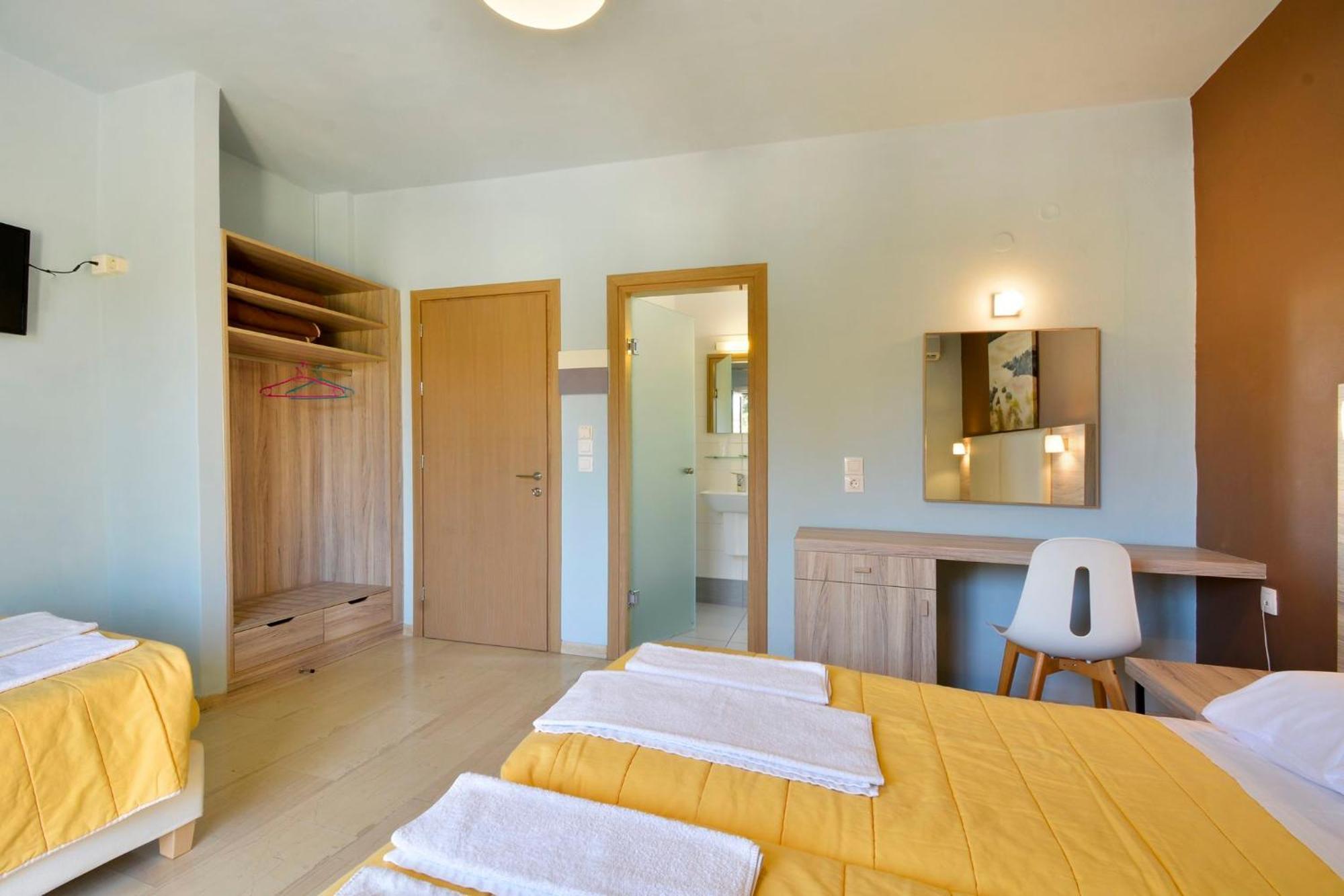 Hotel Orpheus Гувия Екстериор снимка