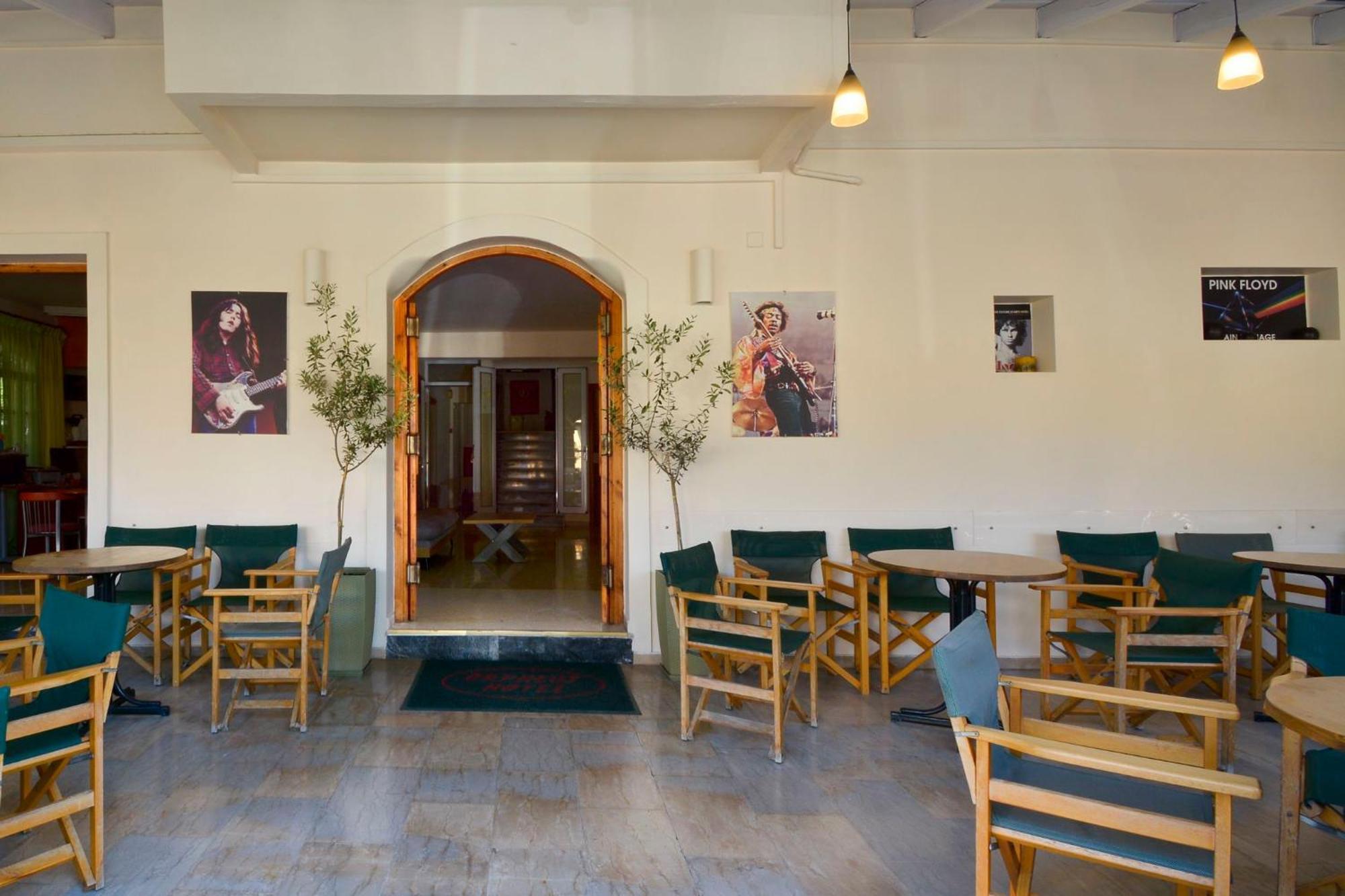 Hotel Orpheus Гувия Екстериор снимка