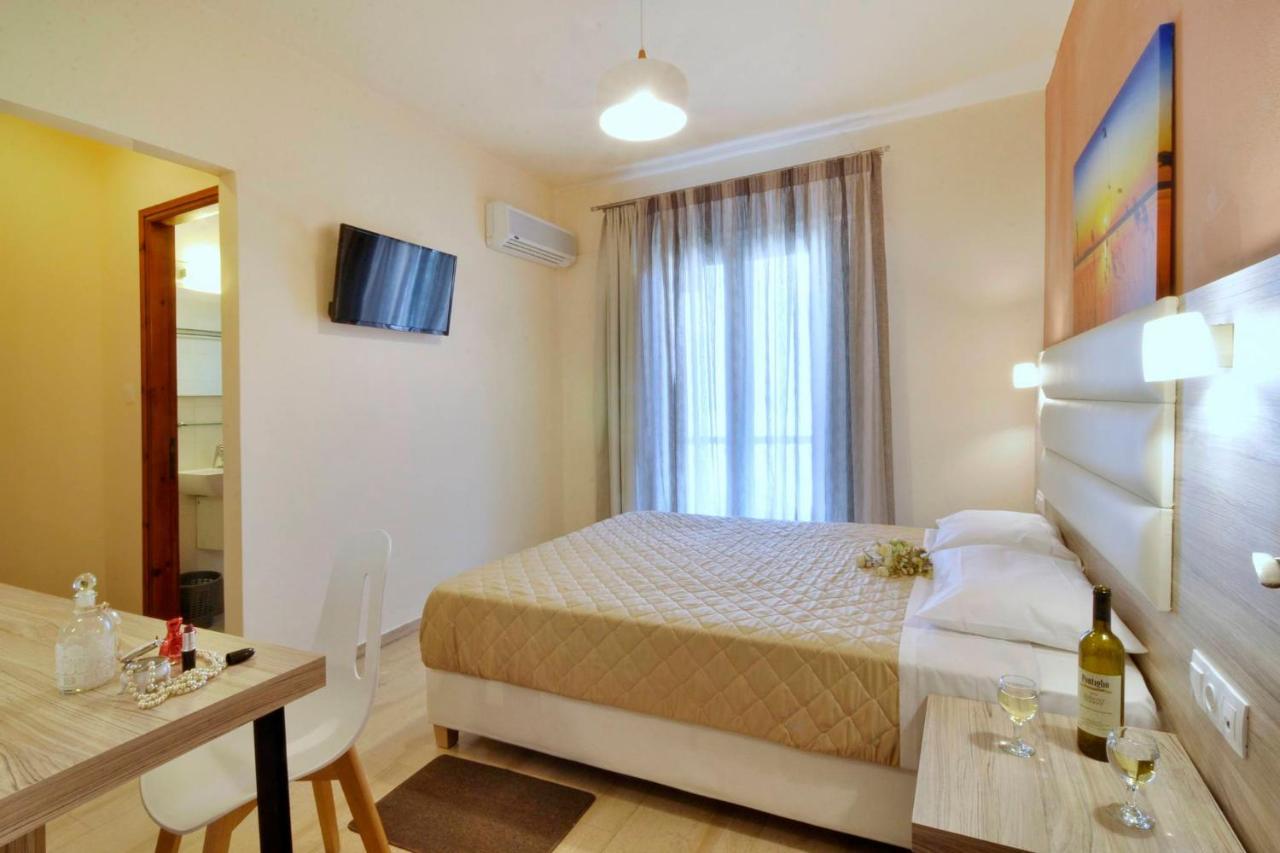 Hotel Orpheus Гувия Екстериор снимка